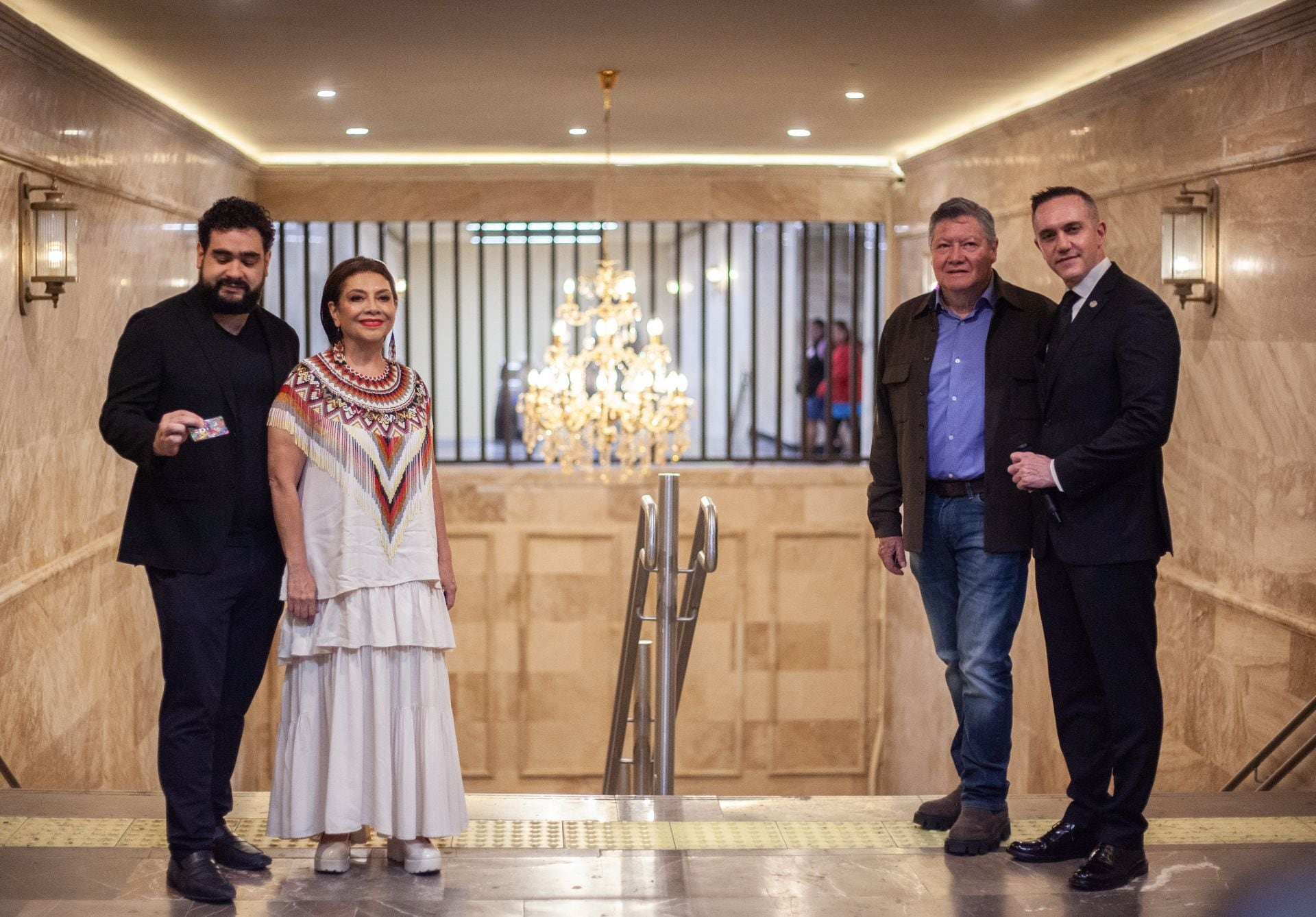 Adrián Rubalcava revela cuánto costaron los candelabros del Metro CDMX
