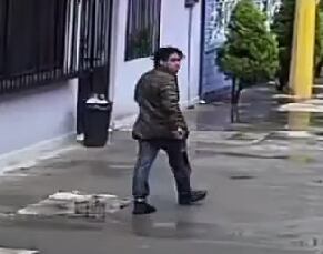 Alerta en Iztacalco por sujeto que agrede a peatones con un tubo