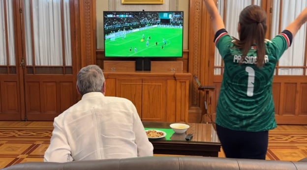 t3m7xe54tzdvdawp34yg4hzrru Claudia Sheinbaum celebra el gol de Luis Romo en el México vs Corea del Sur