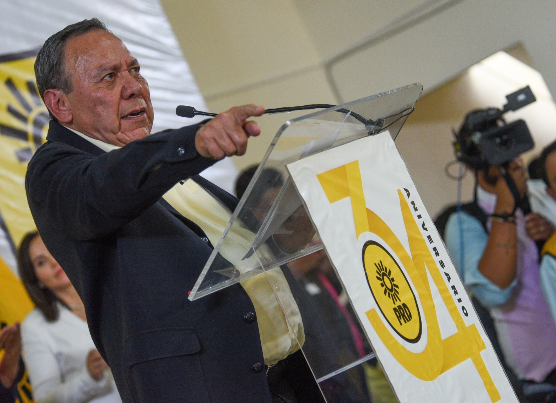 Jesús Zambrano, líder nacional del PRD