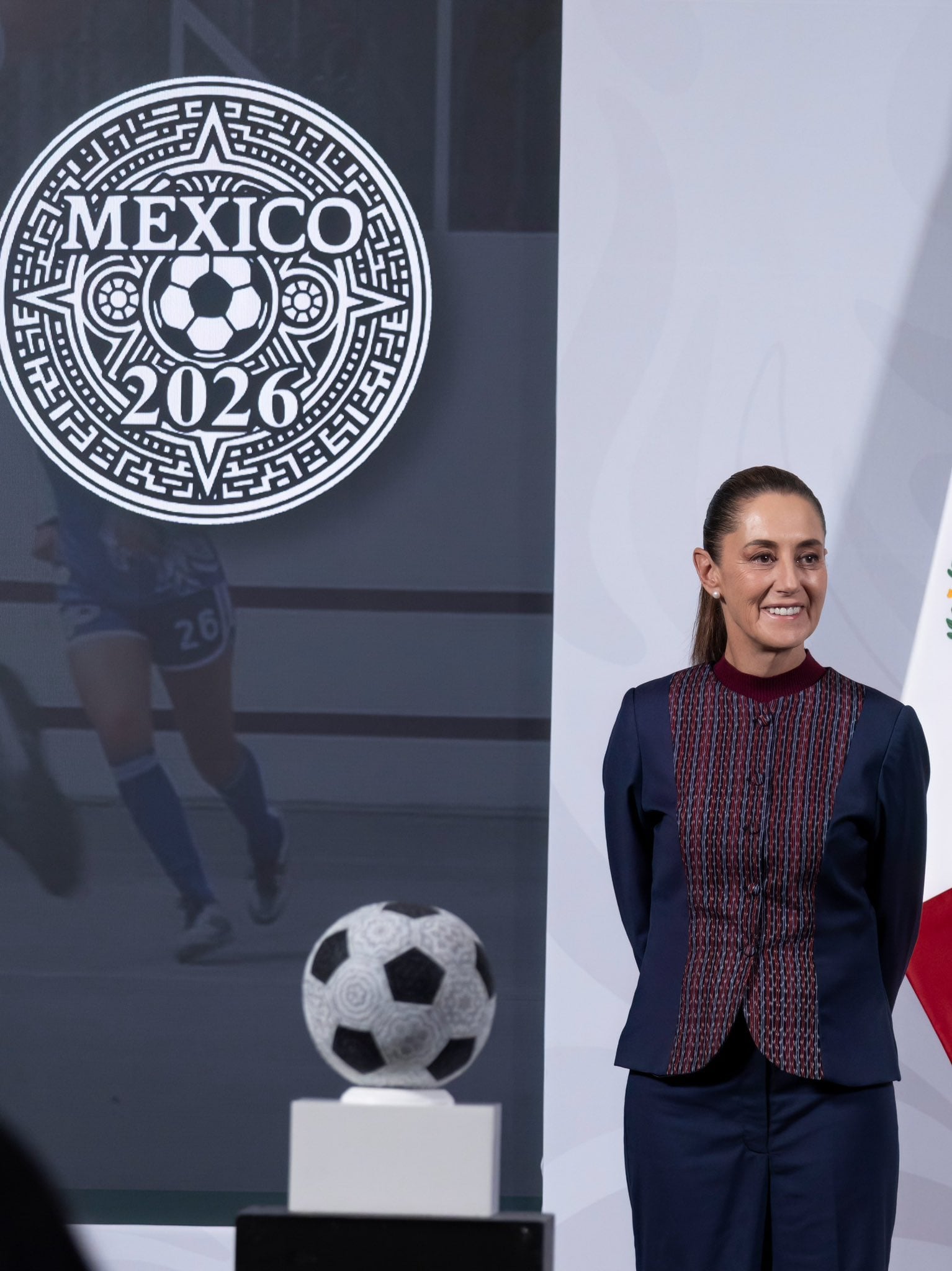 xrjvbwhi7jfplnkggjxcjtpry4 Rosa Icela Rodríguez celebra la presencia de Claudia Sheinbaum en la final del Mundial 2026.