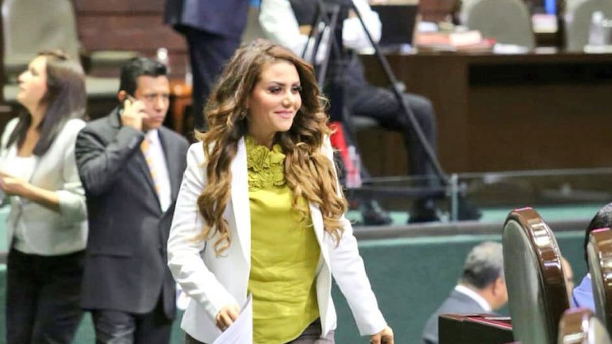 akqntd56xvnrxfb7cskryynfrm Nayeli Salvatori