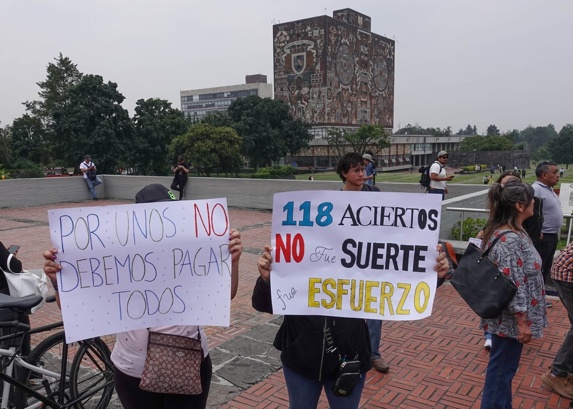 dhhjnqgo7bfrda2hkqwvnhpkmy-2 Aspirantes de la UNAM presentan primeros amparos contra el examen de control