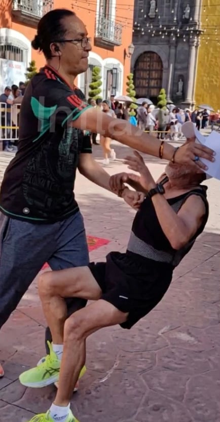 e5vtbfa34valddmpfylimr7iwa Taclean a un adulto mayor en la Carrera de Colores de Huamantla