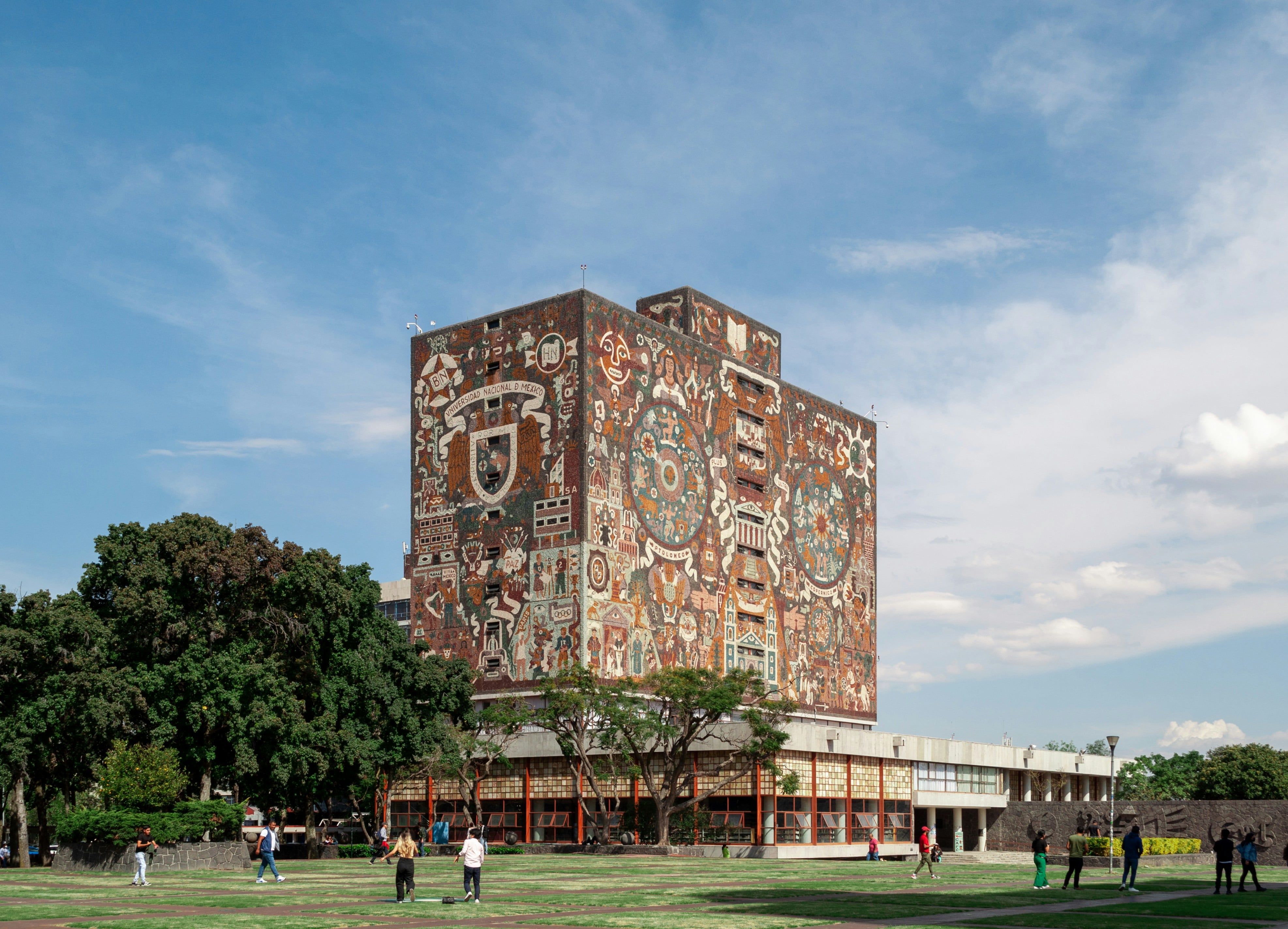 UNAM considera cerrar al menos 15 carreras con baja demanda