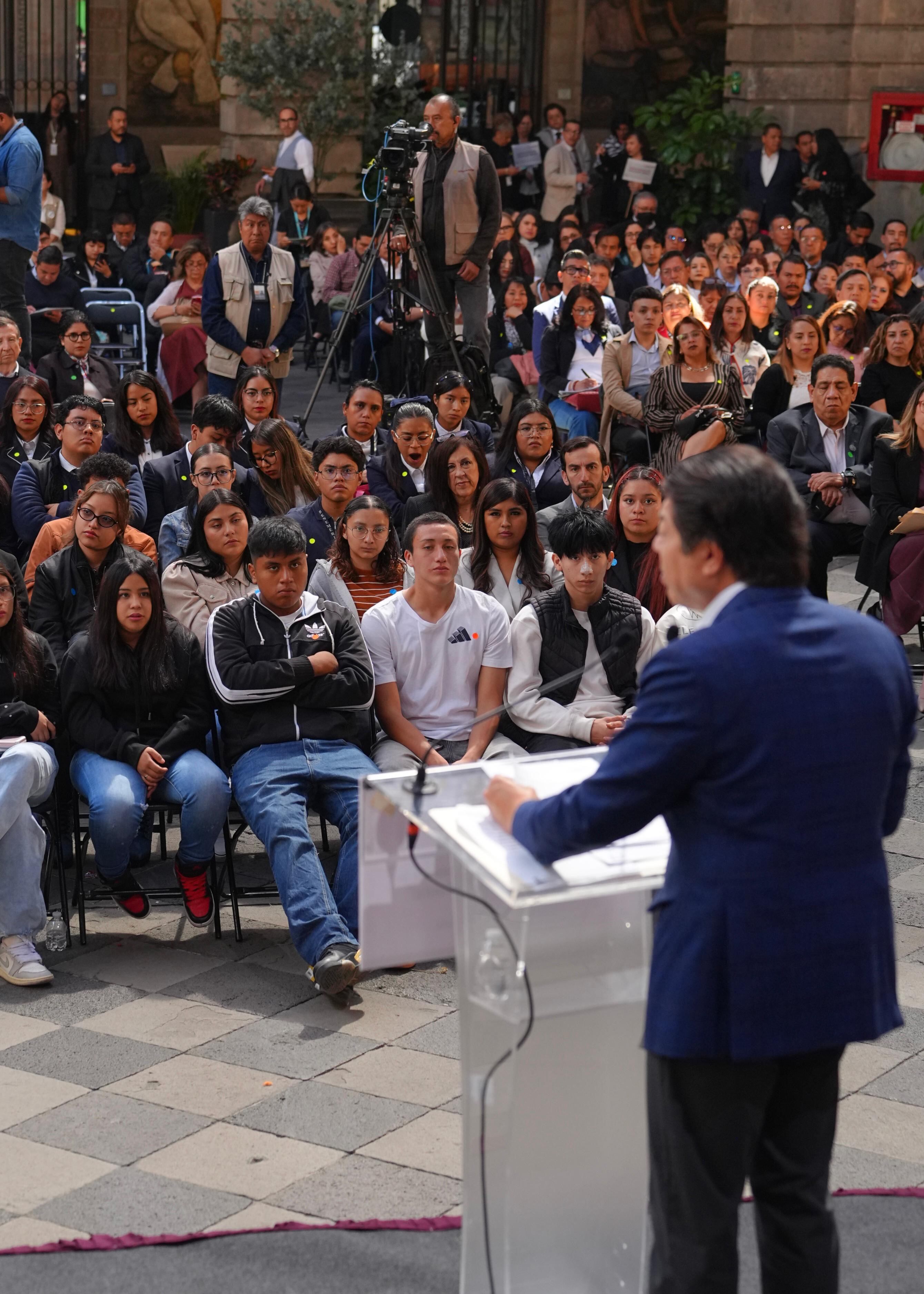 yrysac52yradxncq46mg3c7epm Mario Delgado, titular de la SEP, en reunión con representantes de educación de México.