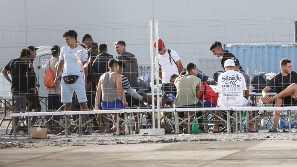 Aumenta el número de migrantes que vuelve voluntariamente a Marruecos en los últimos días y ya son casi 6.800