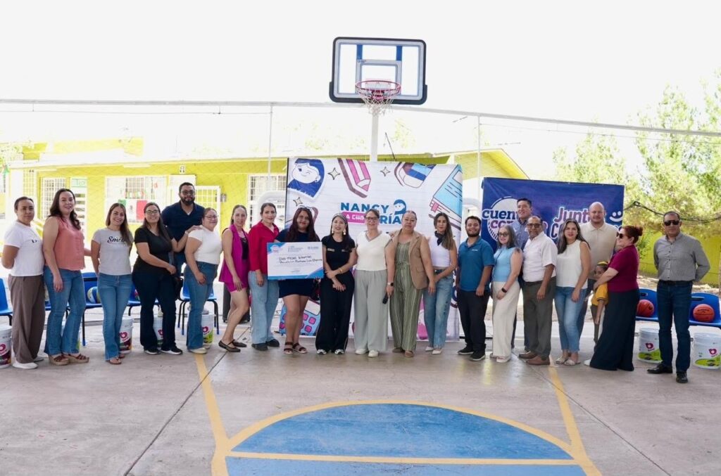 Lleva Nancy “La China” Frías mobiliario y material deportivo a tres escuelas con “Juntos Construimos”