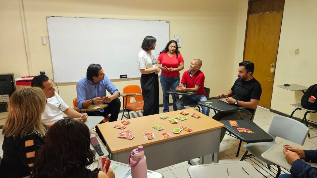 Impulsan Gobierno y sector empresarial capacitación de más de 400 docentes para fortalecer el inglés en Chihuahua