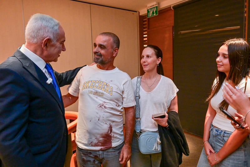 Copiloto intenta estrellar avión que iba rumbo a Tel Aviv; Israel lo califica como “acto yihadista”