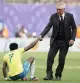 6a55380cf1ad1-r_d-1495-787-267 Brazil head coach Carlo Ancelotti helps Brazil's Vinicius Junior (7) get upduring the World Cup round of 16 soccer match between Brazil and Norway in East Rutherford, N.J., near New York, Sunday, July 5, 2026. (AP Photo/Adam Hunger)