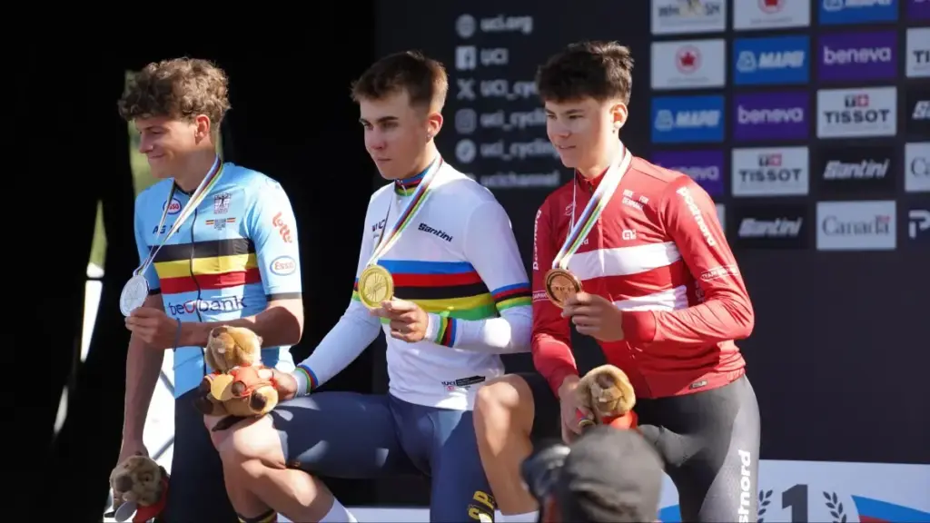 El joven Benjamín Noval, la perla del ciclismo español, confirma su clase y se proclama campeón del mundo contrarreloj