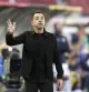 Xavi Hernández, dirigiendo a Países Bajos durante el triunfo de los suyos ante Serbia