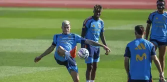 Roberto Fernández, durante un entrenamiento con la selección española