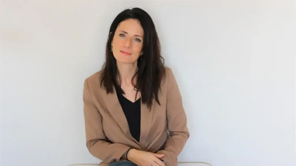 Clarisa Sekulits, economista: “Tus hijos deben aprender sobre inversión cuanto antes. Los míos tienen 10 años y ya les he enseñado que el dinero, si no lo haces crecer, con el tiempo te permite comprar menos cosas”