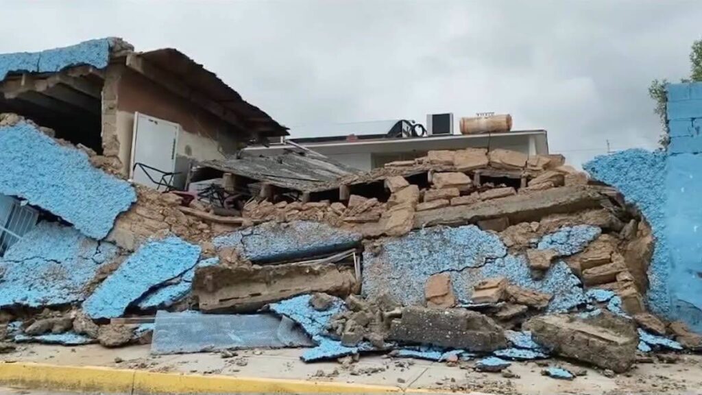 Lluvias afectaron 14 escuelas en Juárez, Educación pedirá apoyo de Ichife para reparaciones