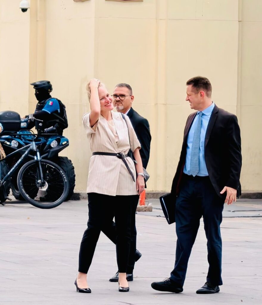 Recibe Bonilla en su Despacho a Katharine Beamer, nueva cónsul de EU en Juárez