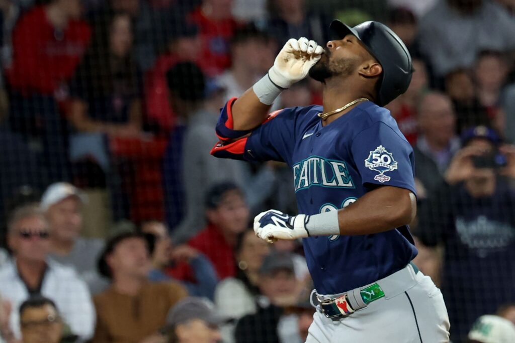 Lázaro Montes debuta con jonrón y Seattle vence a los Red Sox