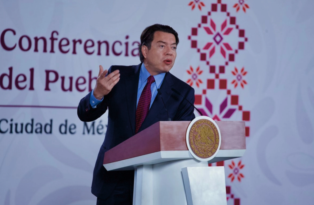 SEP anuncia acuerdo para restringir celulares en escuelas a partir de octubre