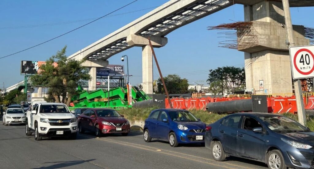 Prometen reabrir carriles en Miguel Alemán en dos meses