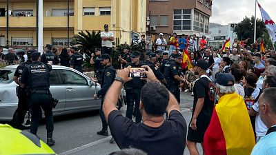 destrozan-coche-diputada-asamblea-ceuta-por-grupo-ceuta-ya-julia-ferreras_17232903 Destrozan en el puerto de Ceuta el coche de la diputada de la Asamblea por el grupo Ceuta Ya! Julia Ferreras