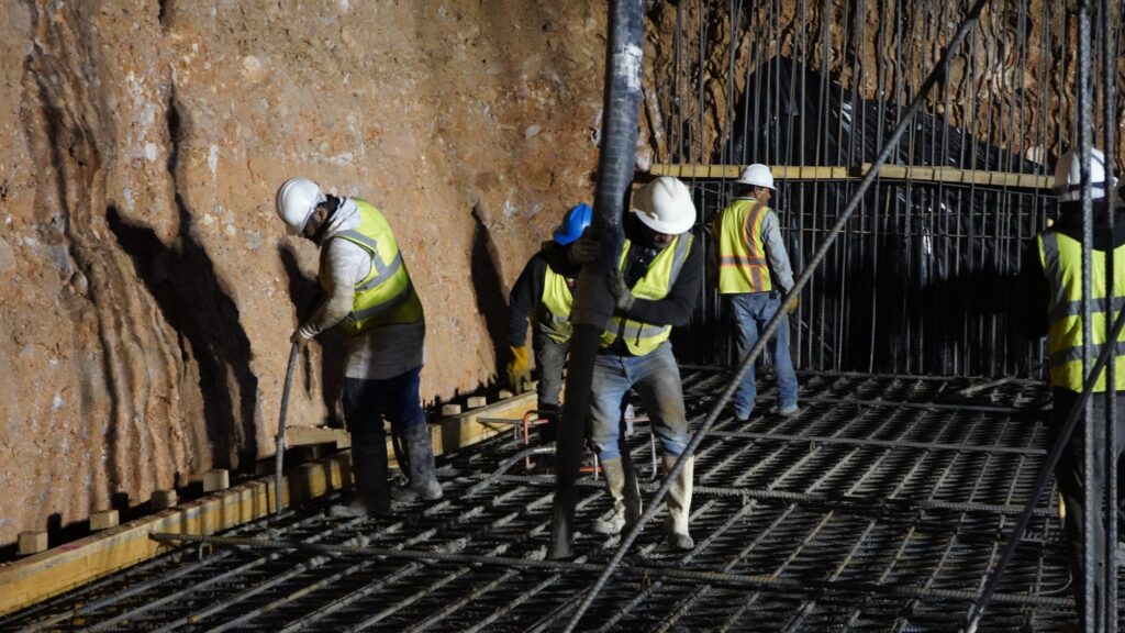 Supervisa SCOP colado masivo en Paso Inferior Tecnológico y avenida Los Arcos
