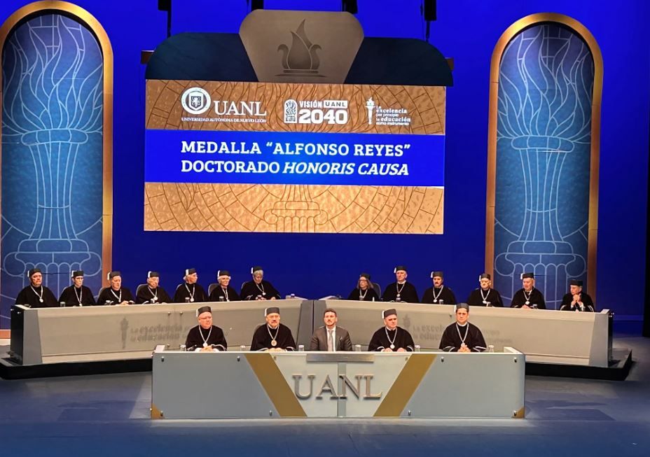 UANL reconoce a tres figuras con máximas distinciones