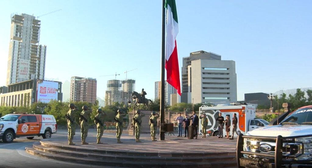 Rinden homenaje por el Día de Protección Civil en Nuevo León