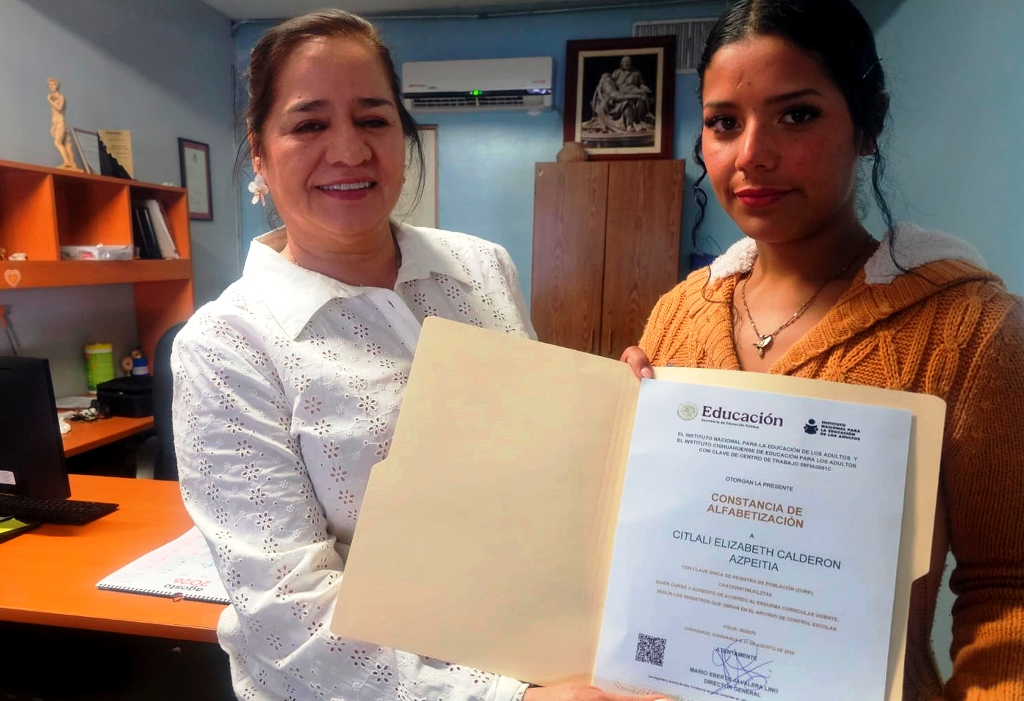 Aprende a leer y escribir a sus 24 años gracias al ICHEA