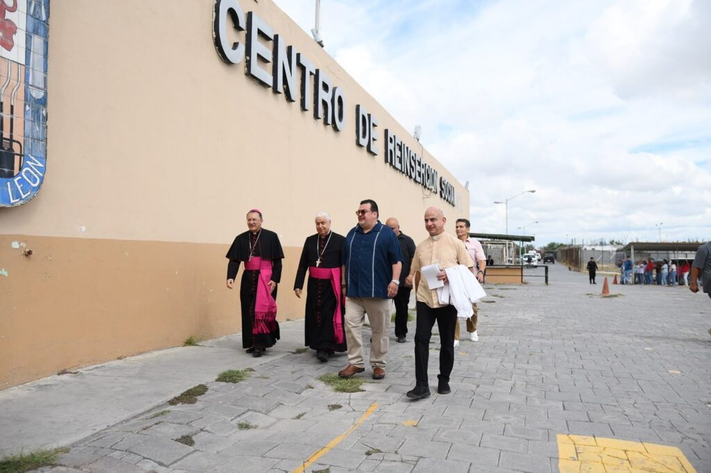 Consagran nuevo templo católico en el CERESO 1