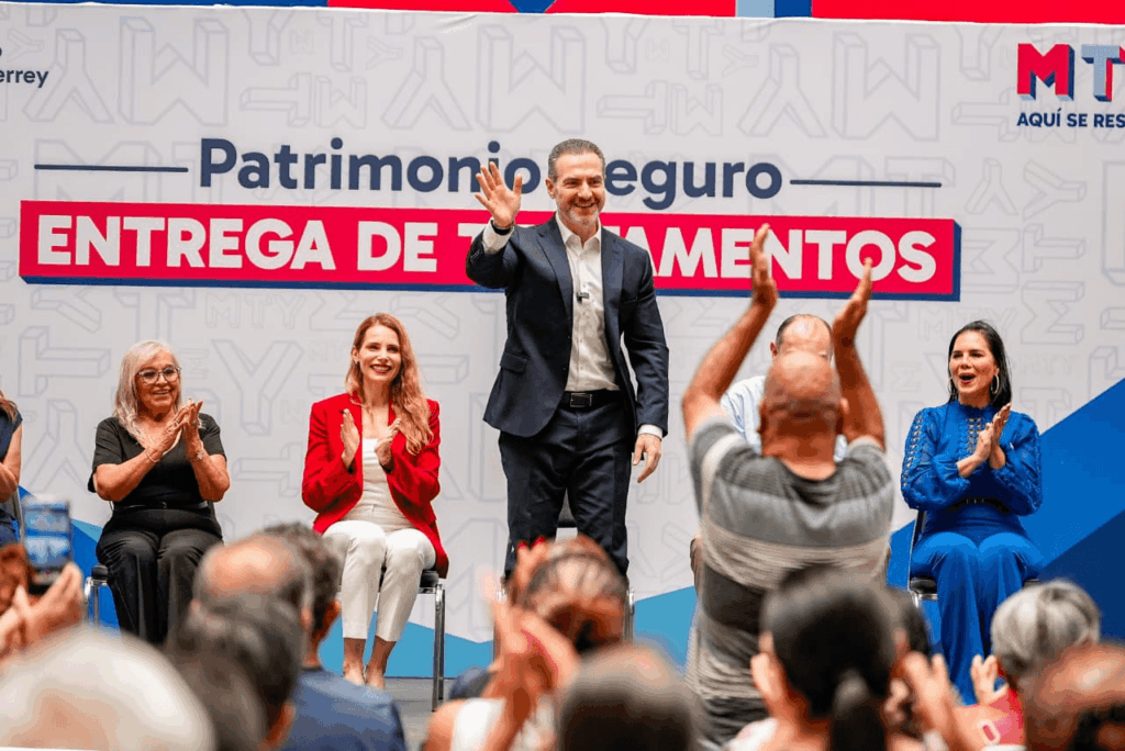 Monterrey entrega testamentos a 280 personas beneficiarias