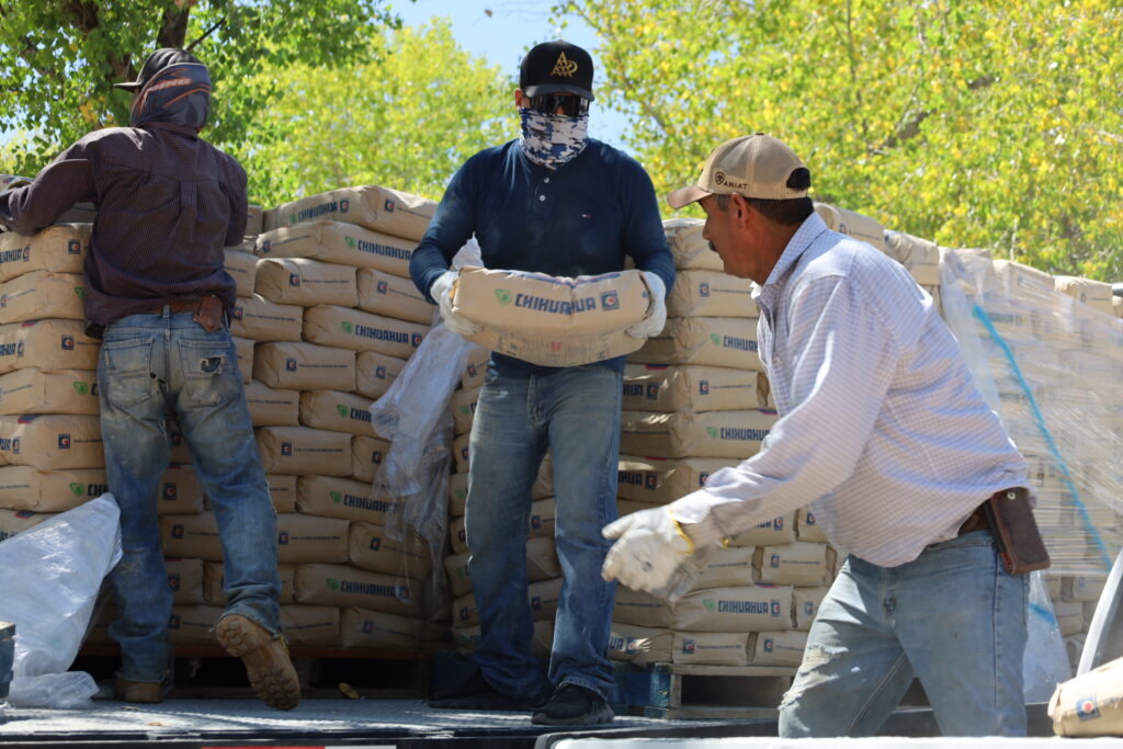 Entrega Coesvi material para mejoramiento de viviendas a 64 familias de Santa Isabel
