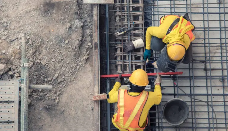 Trabajo con prestaciones en México se ha reducido en 370,000 plazas en lo que va del 2026
