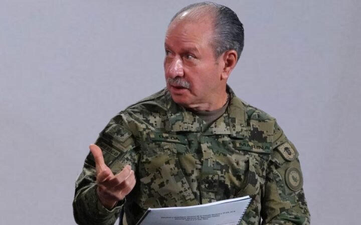 Reporta Ojeda Durán ingresos millonarios mientras se desempeña como asesor naval