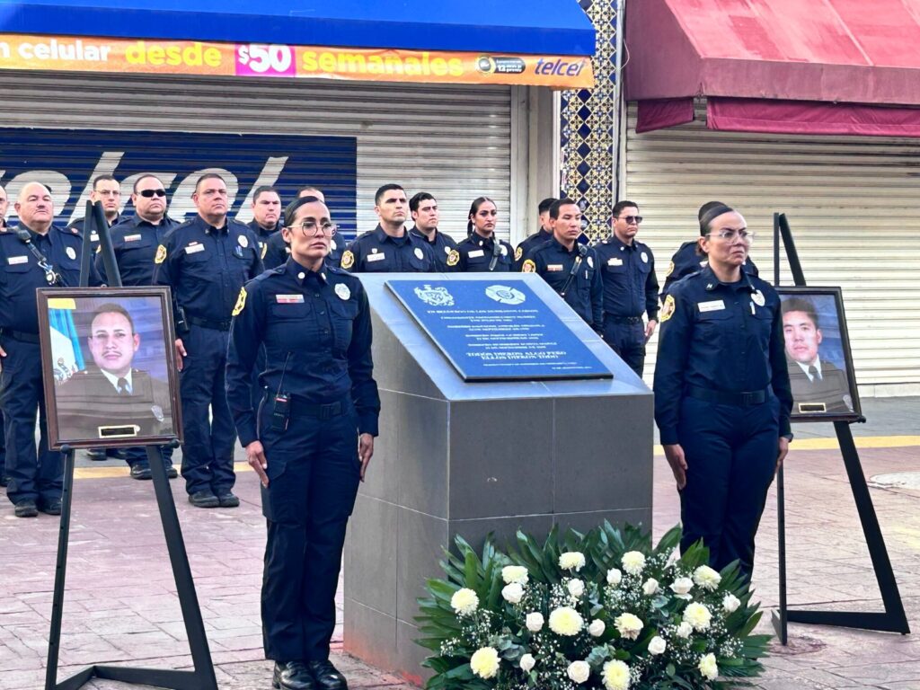 A 20 años de la tragedia de la calle Libertad, bomberos rinden homenaje a Jorge Guzmán y Humberto Acosta