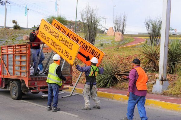 middle-1001317883-581732094 Instalan señalamiento preventivo por carriles fuera de servicio en Teófilo Borunda en sentido Centro-Reliz