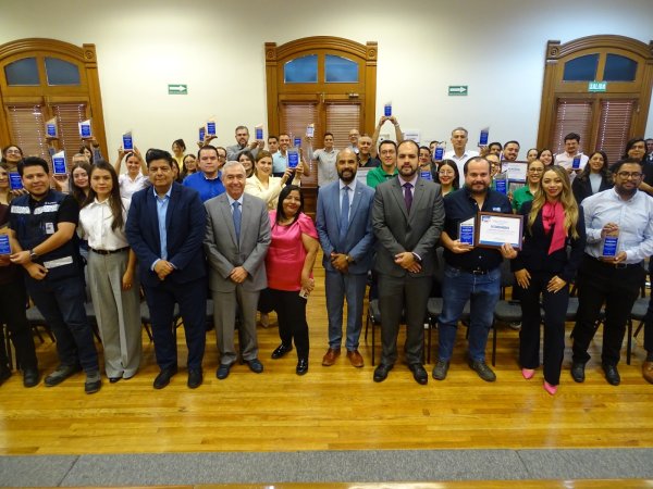 middle-whatsapp-image-20260917-at-142713-074836921 Entrega SDUE reconocimientos a empresas que cumplen con sus obligaciones y buenas prácticas ambientales