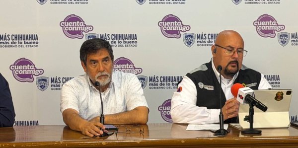Lluvias dejan 30 accidentes y un socavón en Chihuahua