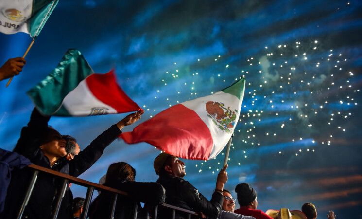 Alistan operativos viales en Monterrey por festejos patrios