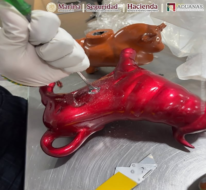 Aseguran 8 kilos de cocaína envueltos en artesanías en el AICM: venían desde Perú