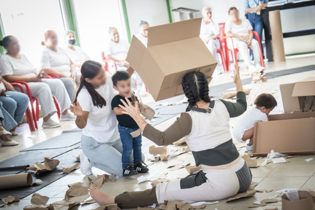 Llevan obra del Festival de Teatro NL al Cereso Femenil