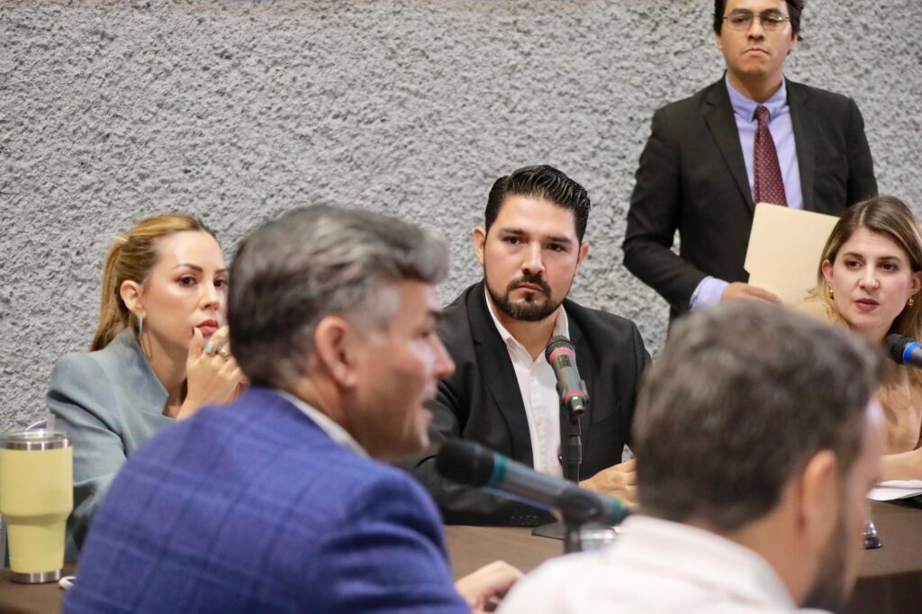 Instalan comisión para atender apagones en Nuevo León