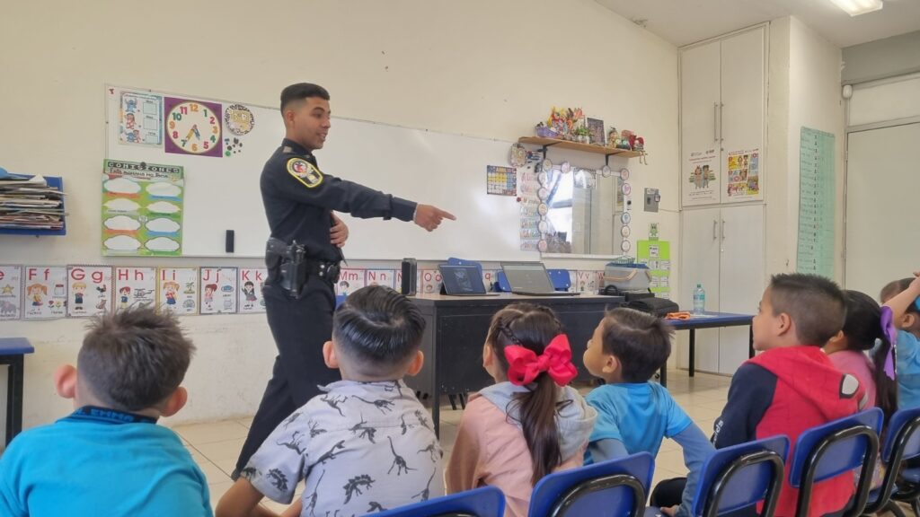 Lleva D.A.R.E. prevención a más de 18 mil estudiantes Lleva D.A.R.E. prevención a más de 18 mil estudiantes