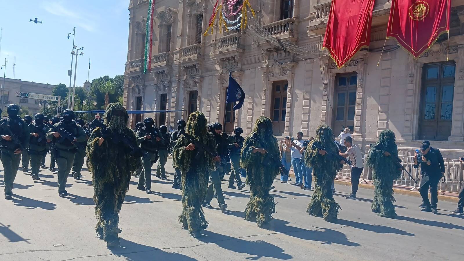 SSPE con el contingente más grande del desfile