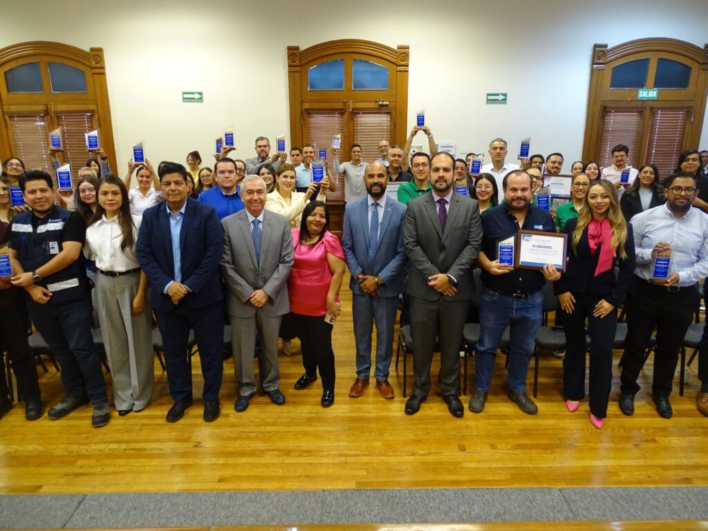Entrega SDUE reconocimientos a empresas que cumplen con sus obligaciones y buenas prácticas ambientales