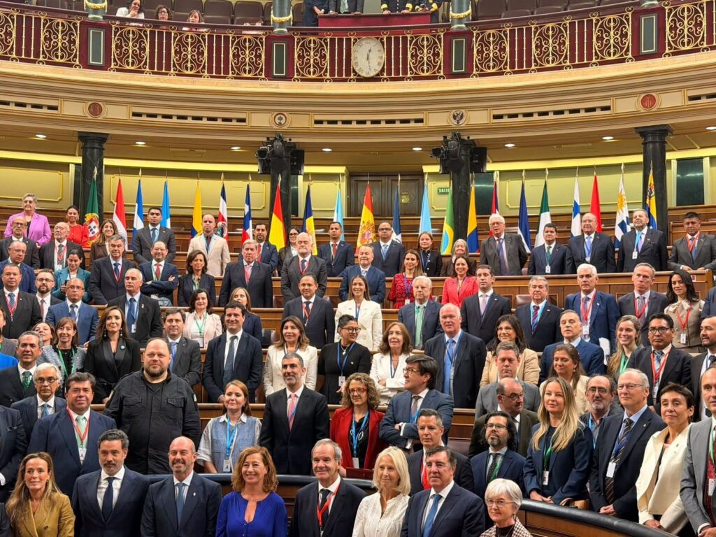 Mario Vázquez hace llamado a defender la pluralidad y las libertades en XII Foro Parlamentario Iberoamericano