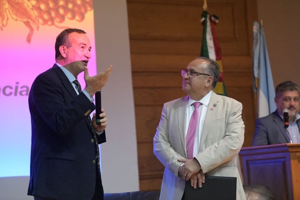 Promueve UACH visión internacional para fortalecer el sector vitivinícola de Chihuahua
