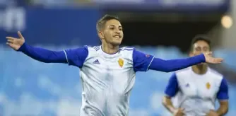 El delantero del Real Zaragoza Luis Carbonell, que estuvo a punto de ser azulgrana hace tres años, jugará cedido en el Castilla y los blancos se reservarán una opción de compra de 1'5 millones de euros.