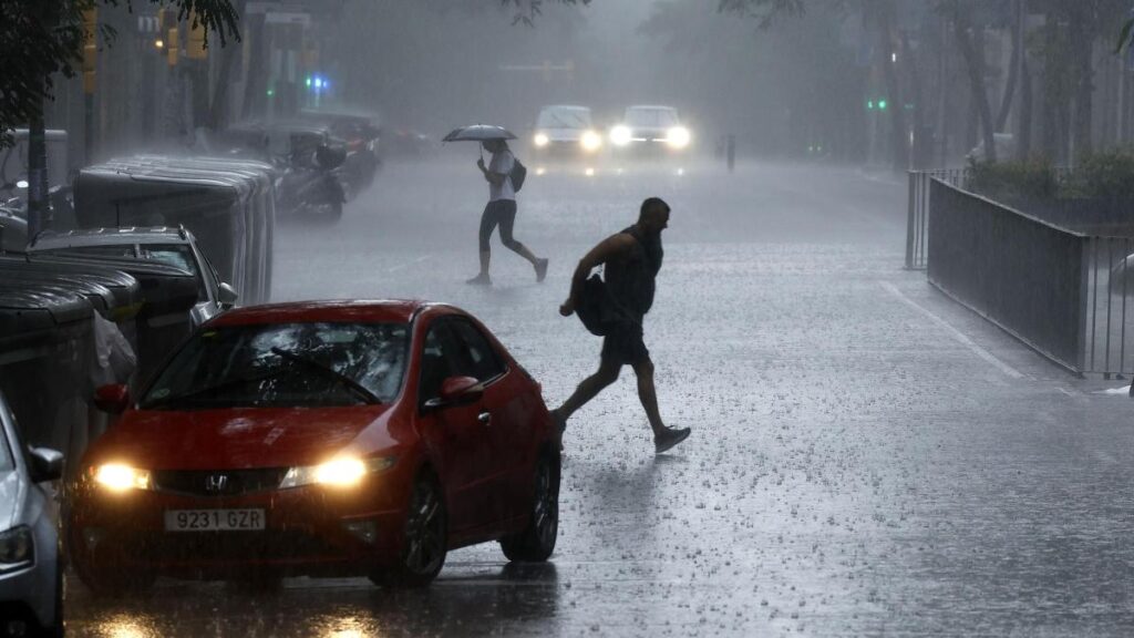 Alerta de Protecció Civil en Barcelona: suena el ES-Alert por riesgo muy alto de lluvias torrenciales e inundaciones en 20 comarcas de Catalunya desde las 20:00 horas