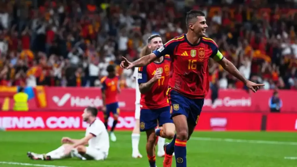 Rodri, el más listo de la clase: pone el 2-0 con un gol por la escuadra